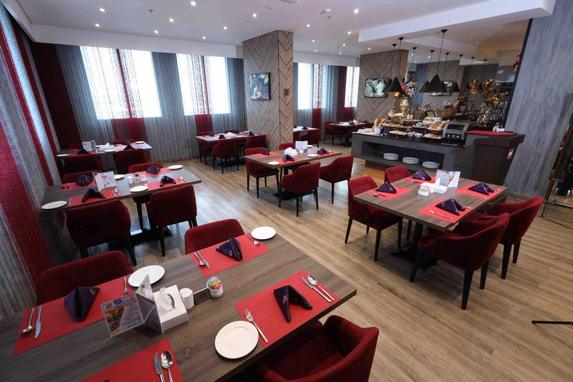 Fortis Hotel פוג'יירה מראה חיצוני תמונה